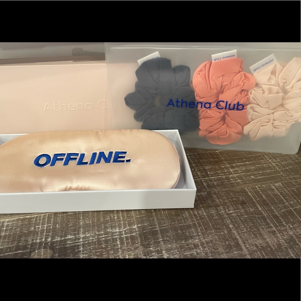 NWT athena club scrunchie & face mask set